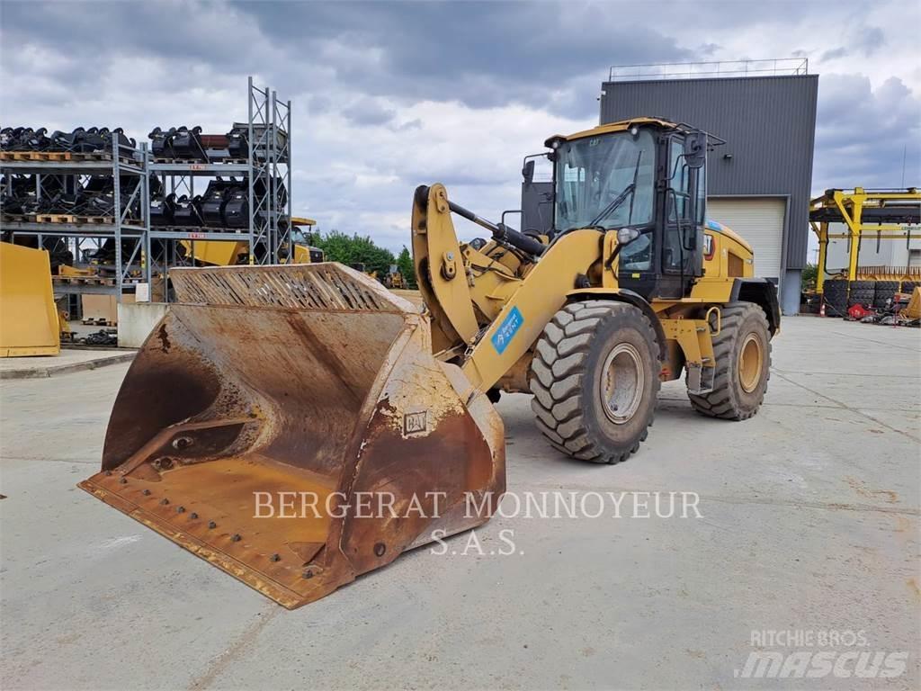 CAT 926M Kolesové nakladače
