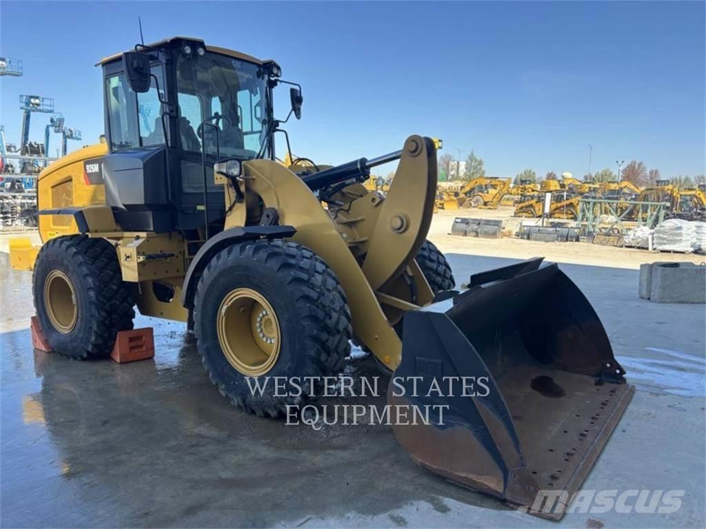CAT 926M Kolesové nakladače