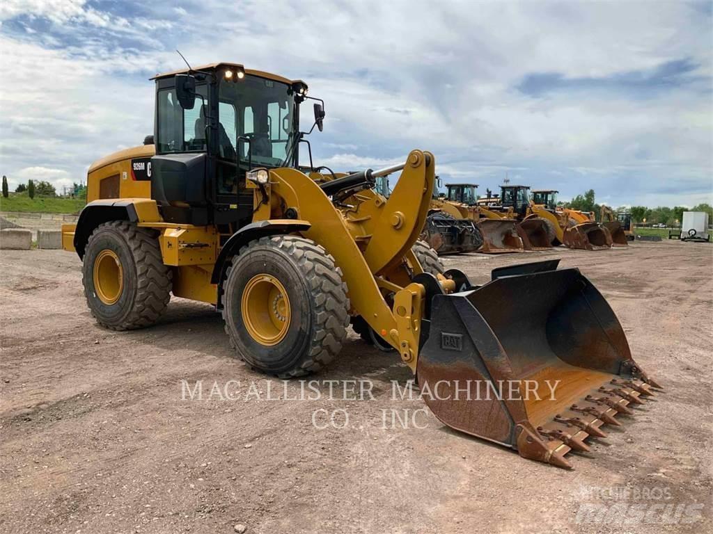 CAT 926M Kolesové nakladače
