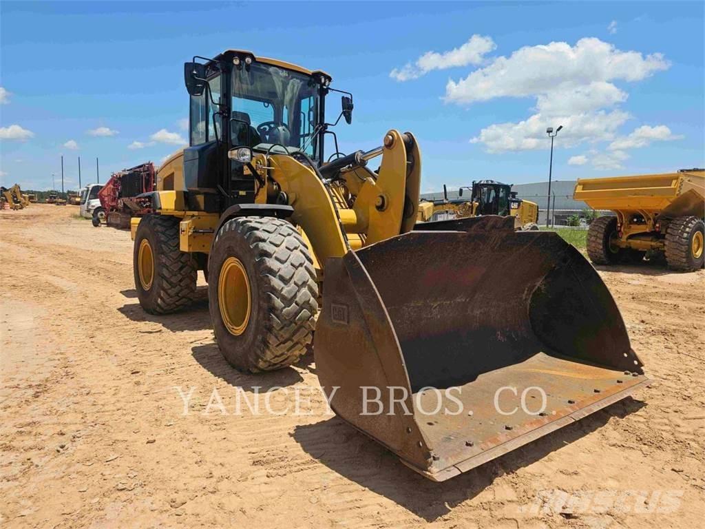 CAT 926M Kolesové nakladače