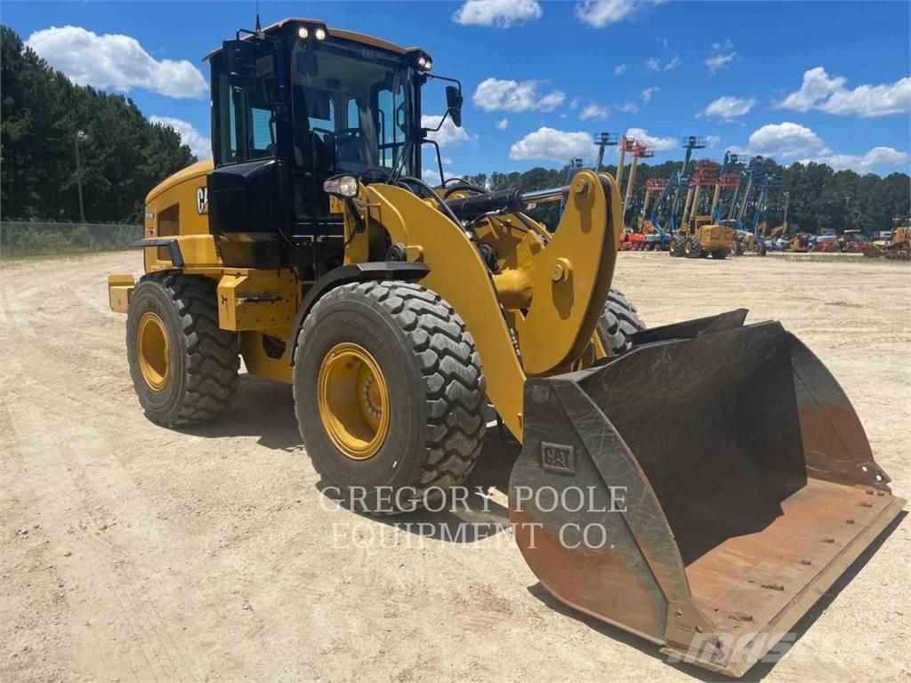 CAT 926M Kolesové nakladače