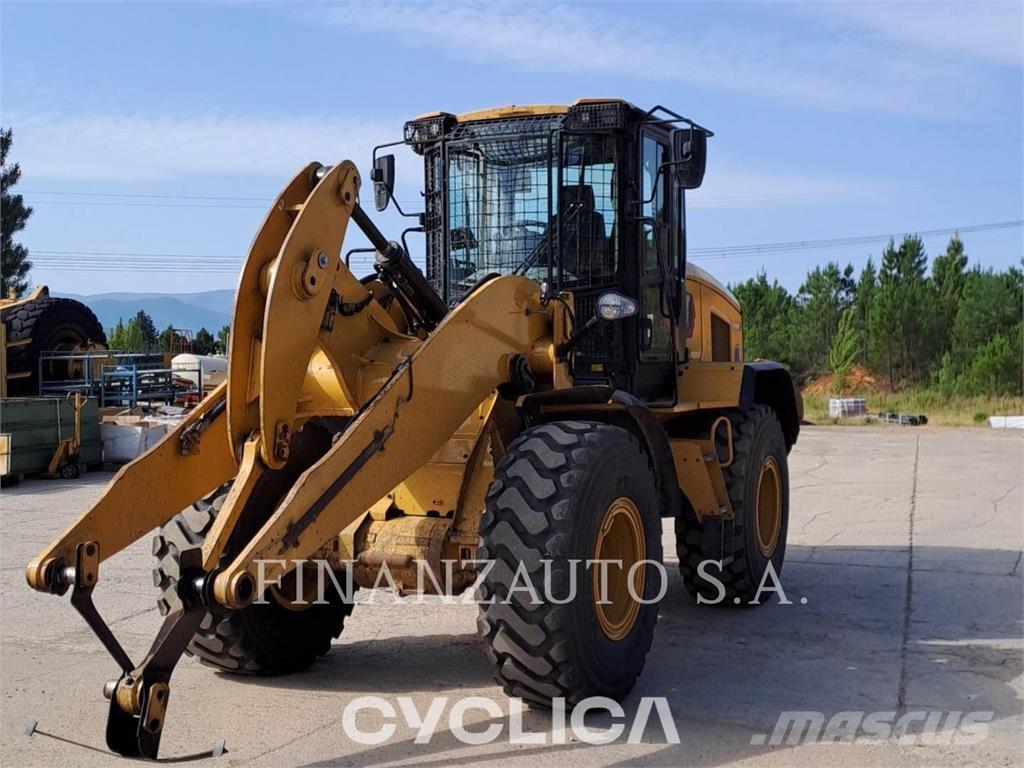 CAT 926M Kolesové nakladače