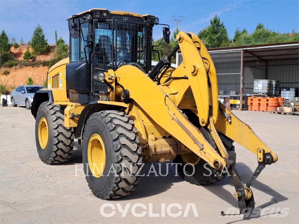 CAT 926M Kolesové nakladače