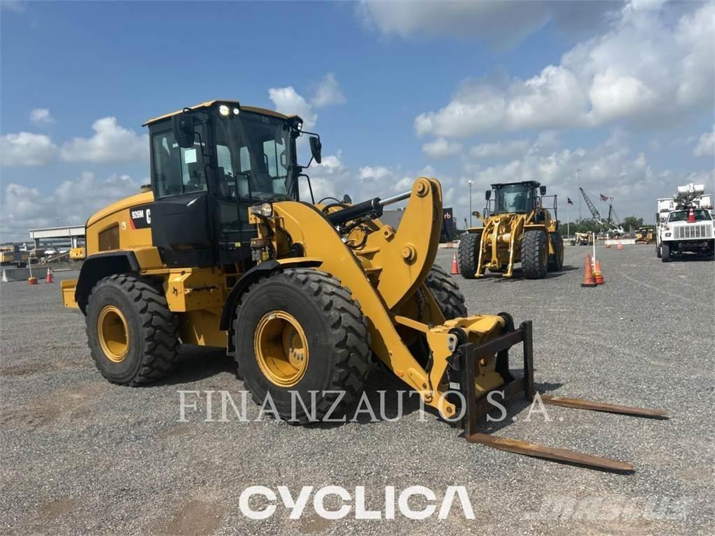 CAT 926M Kolesové nakladače