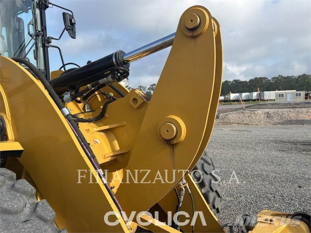 CAT 926M Kolesové nakladače