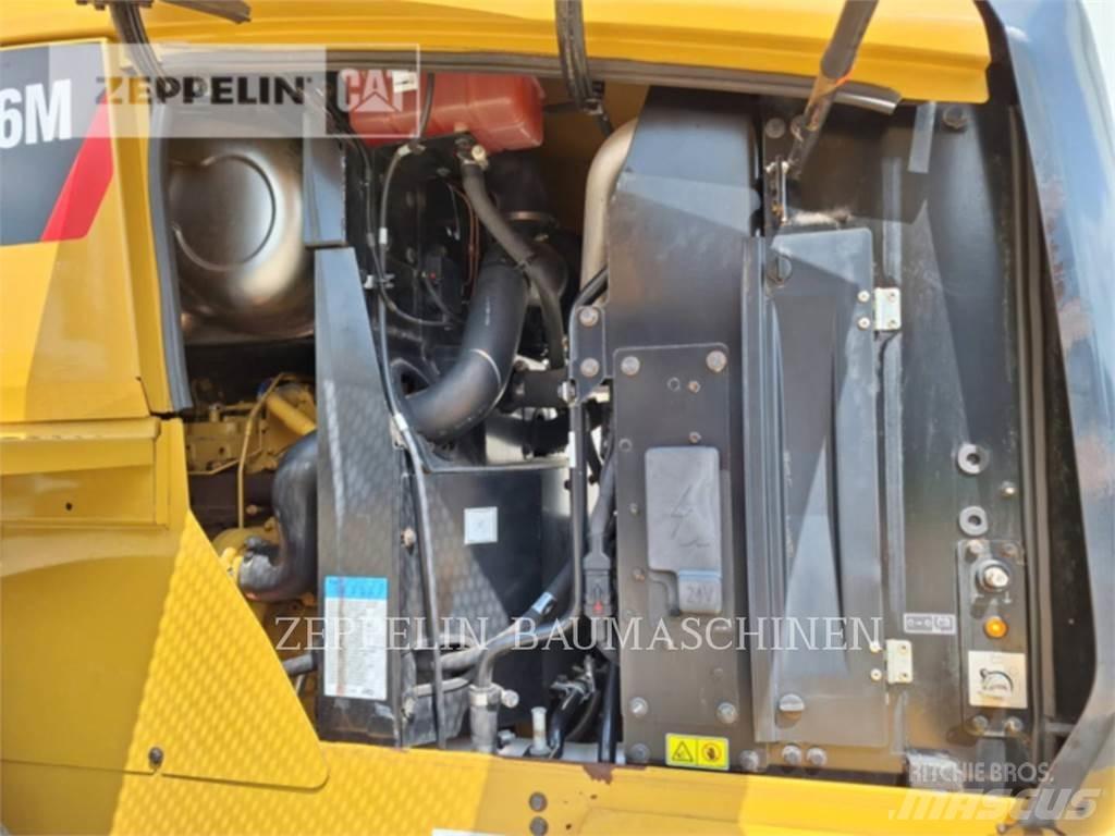 CAT 926M Kolesové nakladače