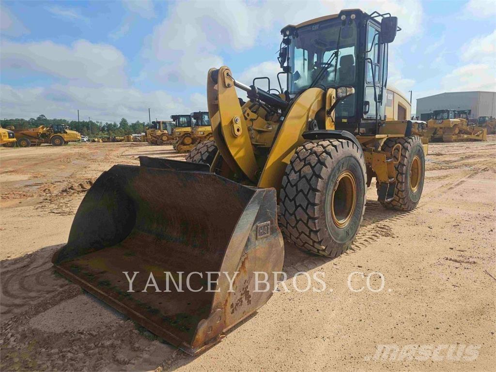 CAT 926M Kolesové nakladače