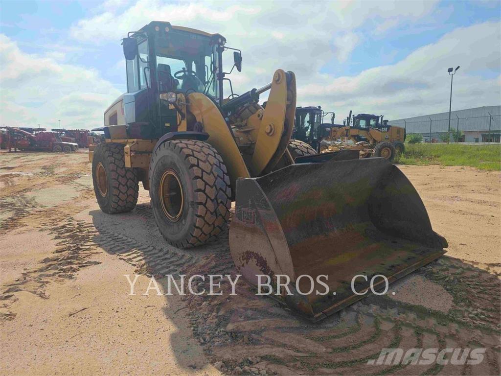 CAT 926M Kolesové nakladače