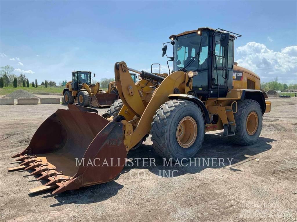 CAT 926M Kolesové nakladače