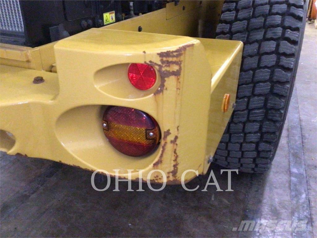 CAT 926M Kolesové nakladače