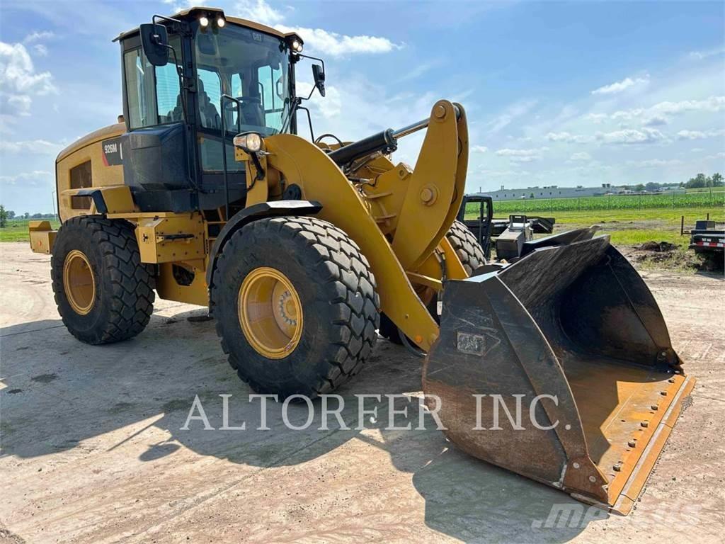 CAT 926M Kolesové nakladače