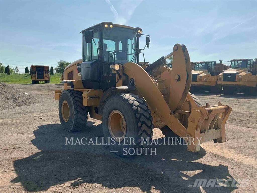 CAT 926M Kolesové nakladače