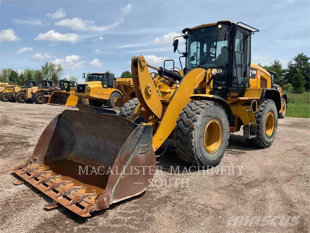 CAT 926M Kolesové nakladače
