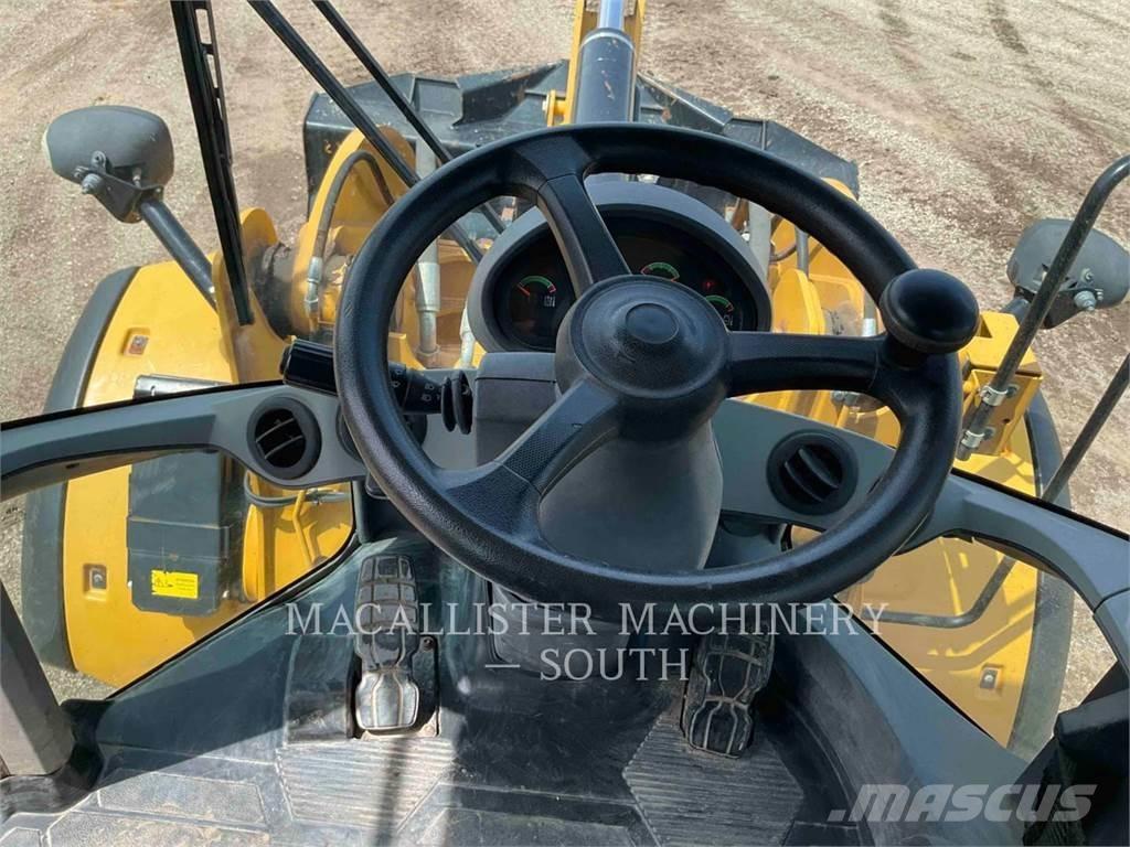 CAT 926M Kolesové nakladače