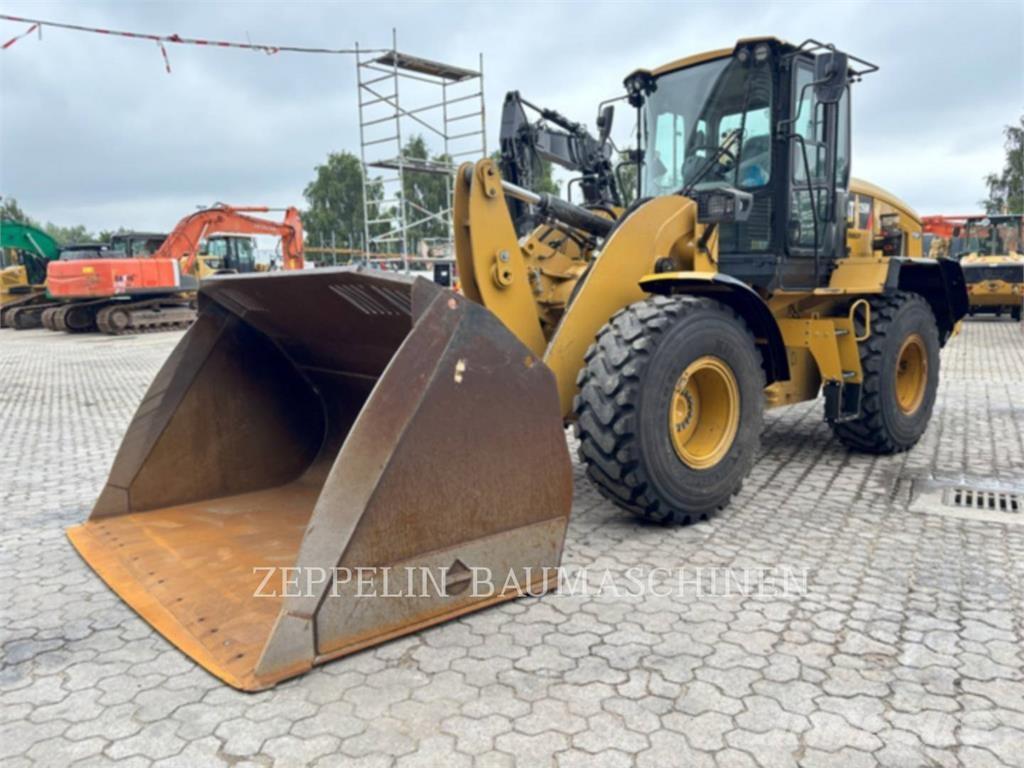 CAT 926M Kolesové nakladače