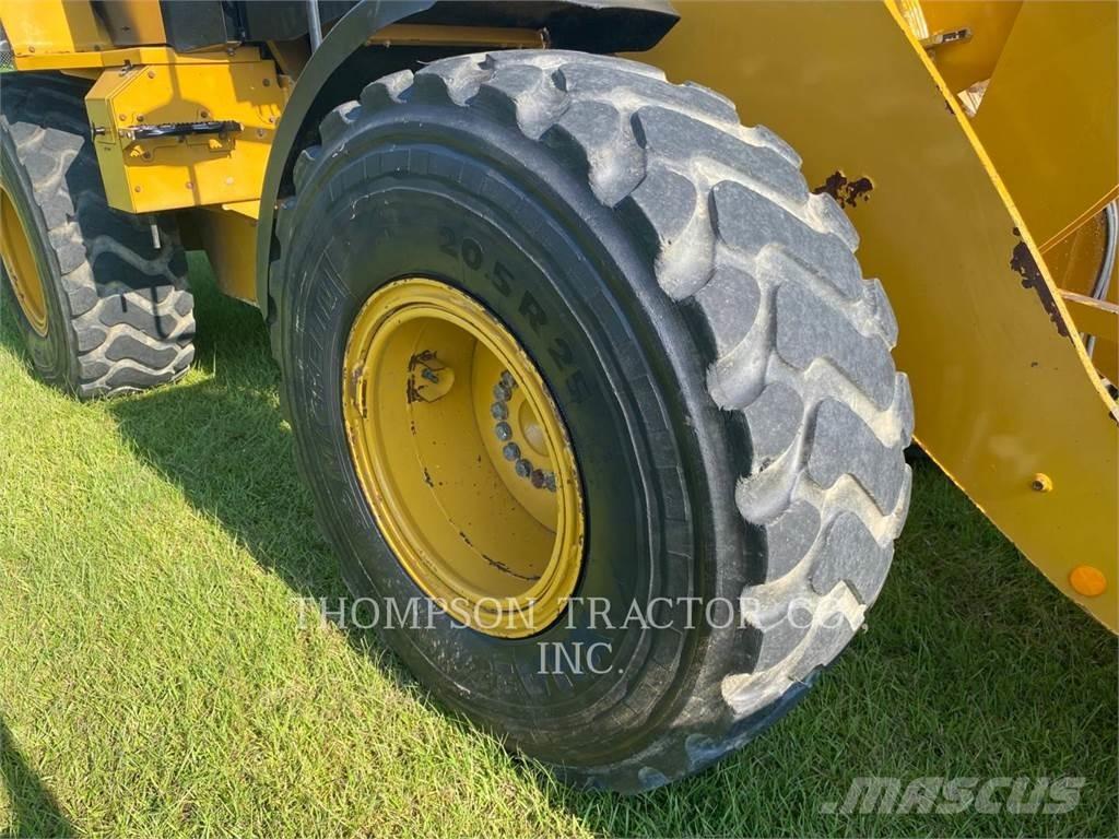 CAT 926M Kolesové nakladače