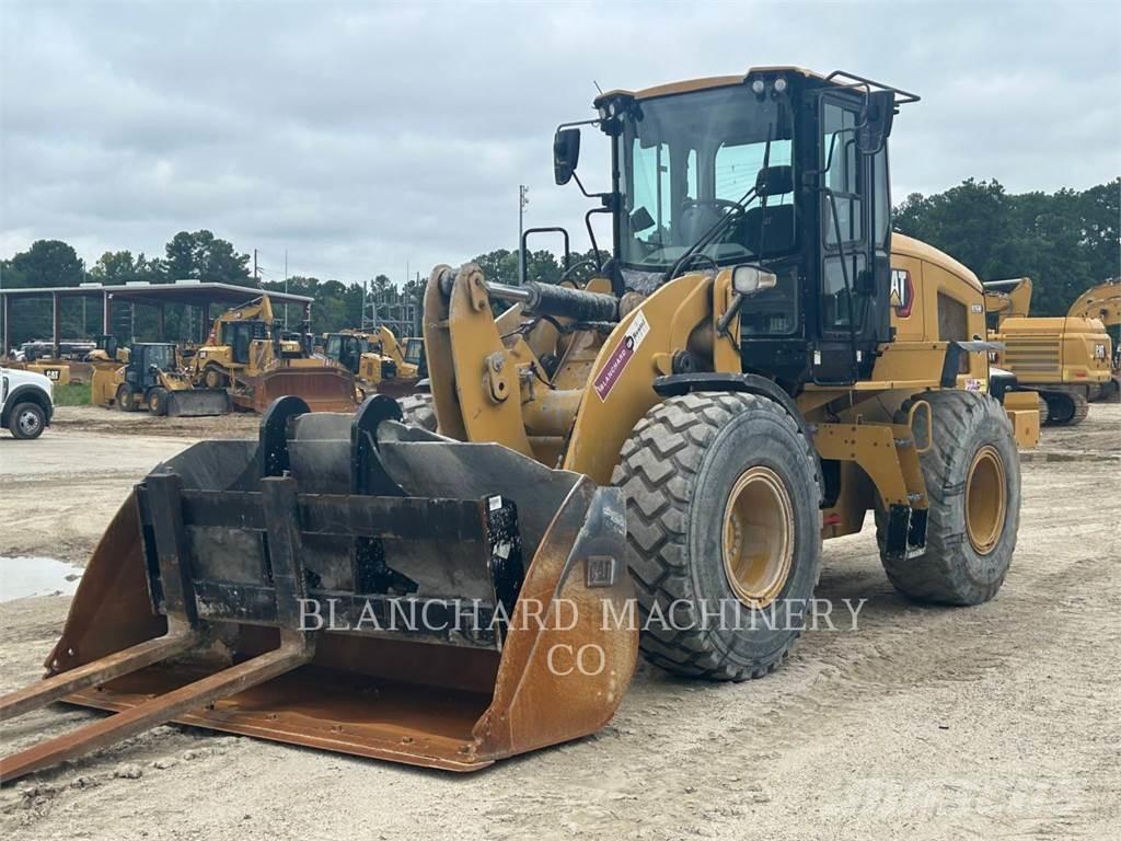 CAT 926M Kolesové nakladače