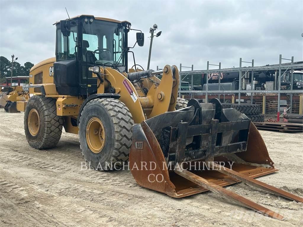 CAT 926M Kolesové nakladače