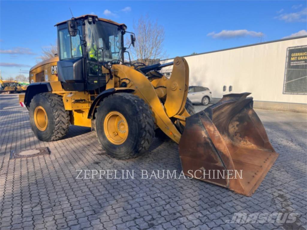 CAT 926M Kolesové nakladače