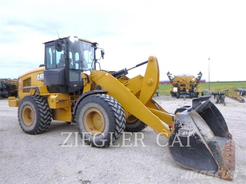 CAT 926M Kolesové nakladače