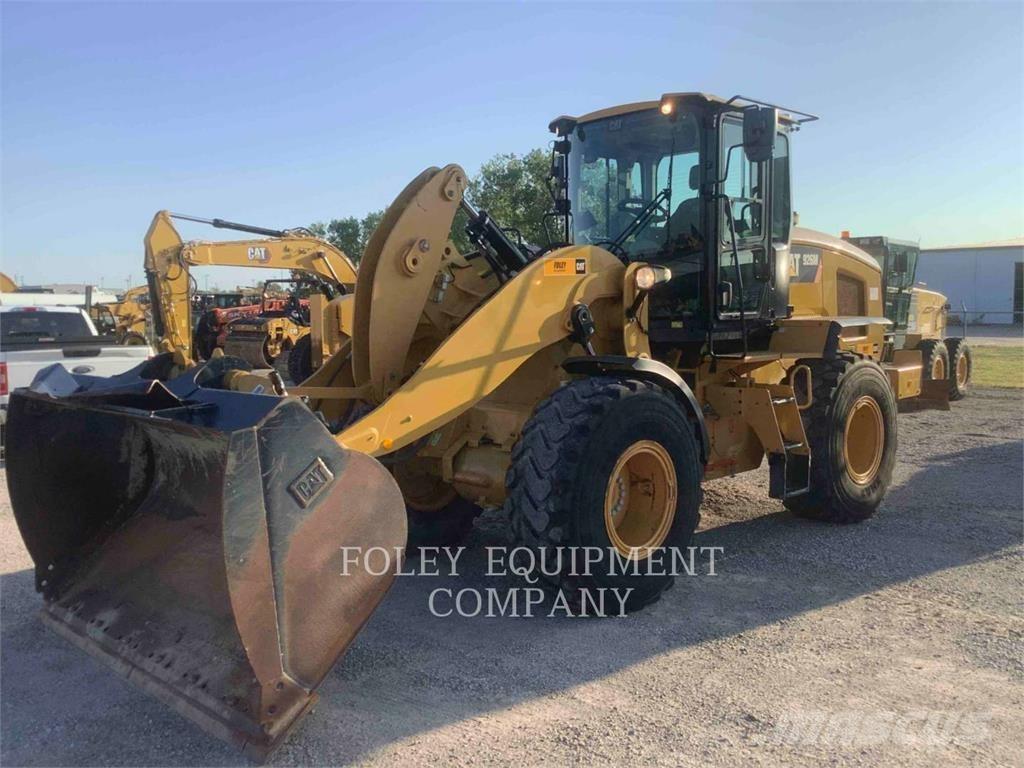 CAT 926M Kolesové nakladače