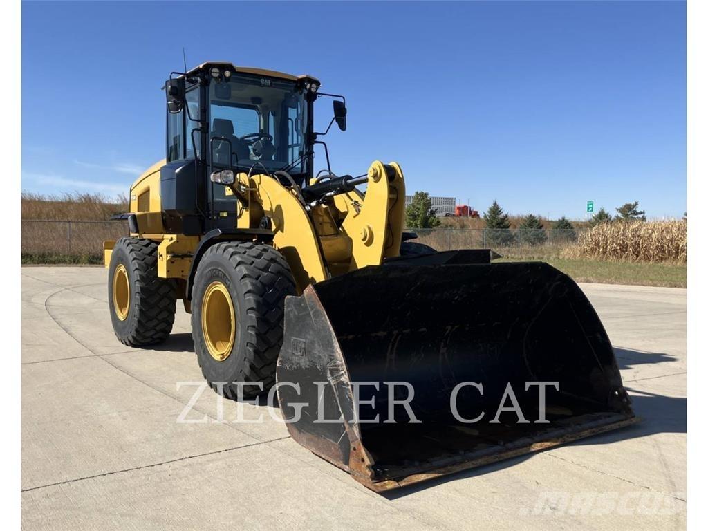 CAT 926M Kolesové nakladače