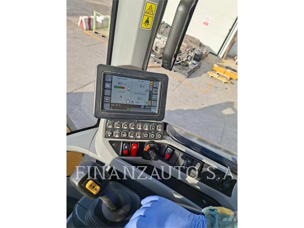 CAT 926M Kolesové nakladače