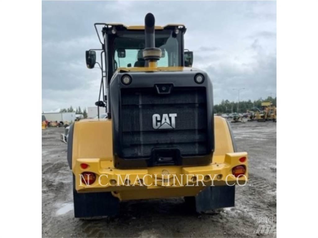 CAT 926M Kolesové nakladače