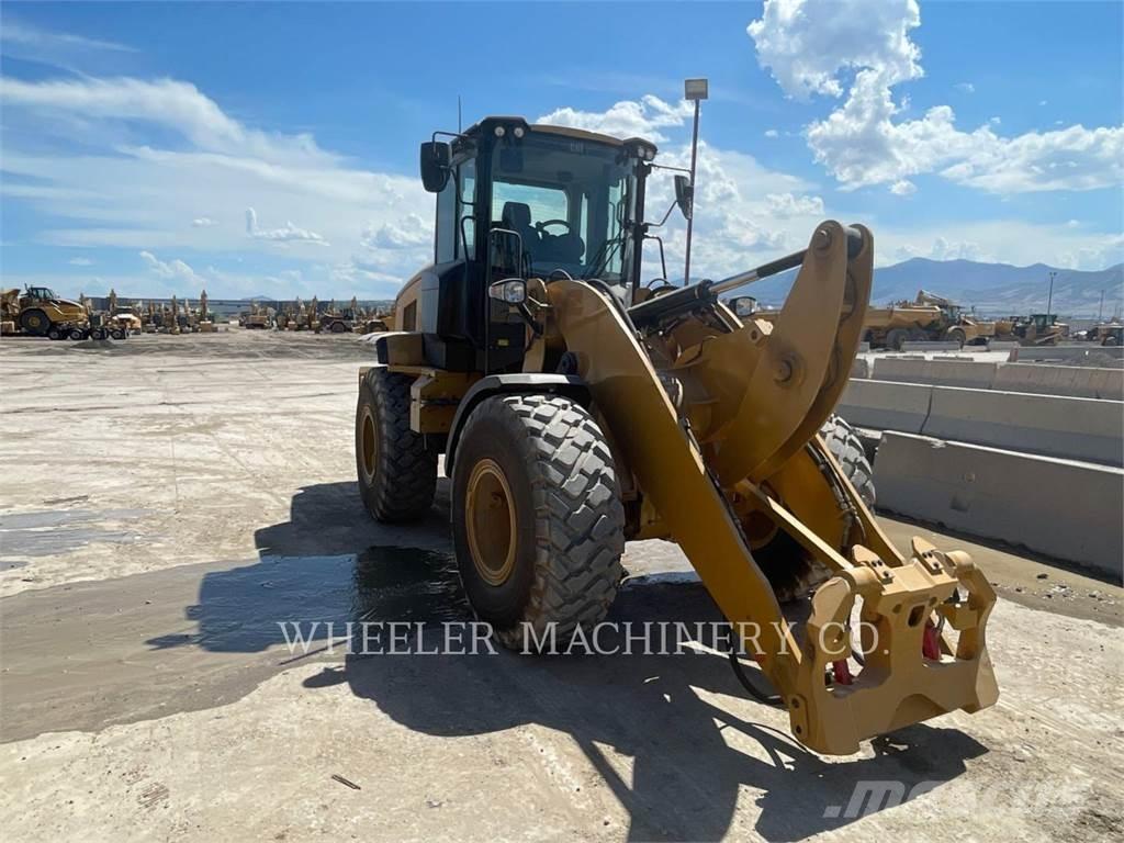 CAT 926M HL QC Kolesové nakladače