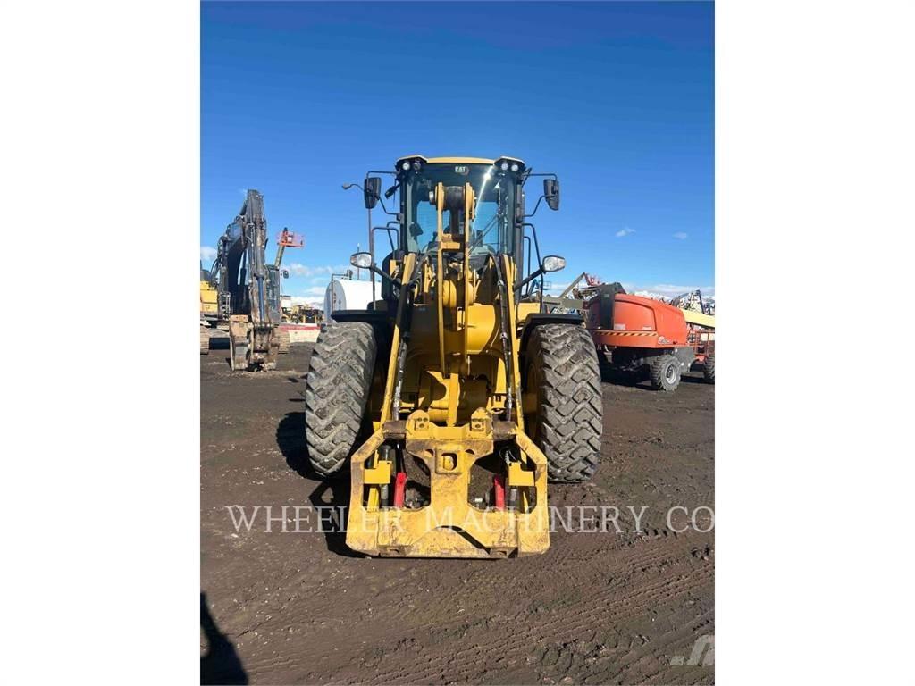 CAT 926M HL QC Kolesové nakladače