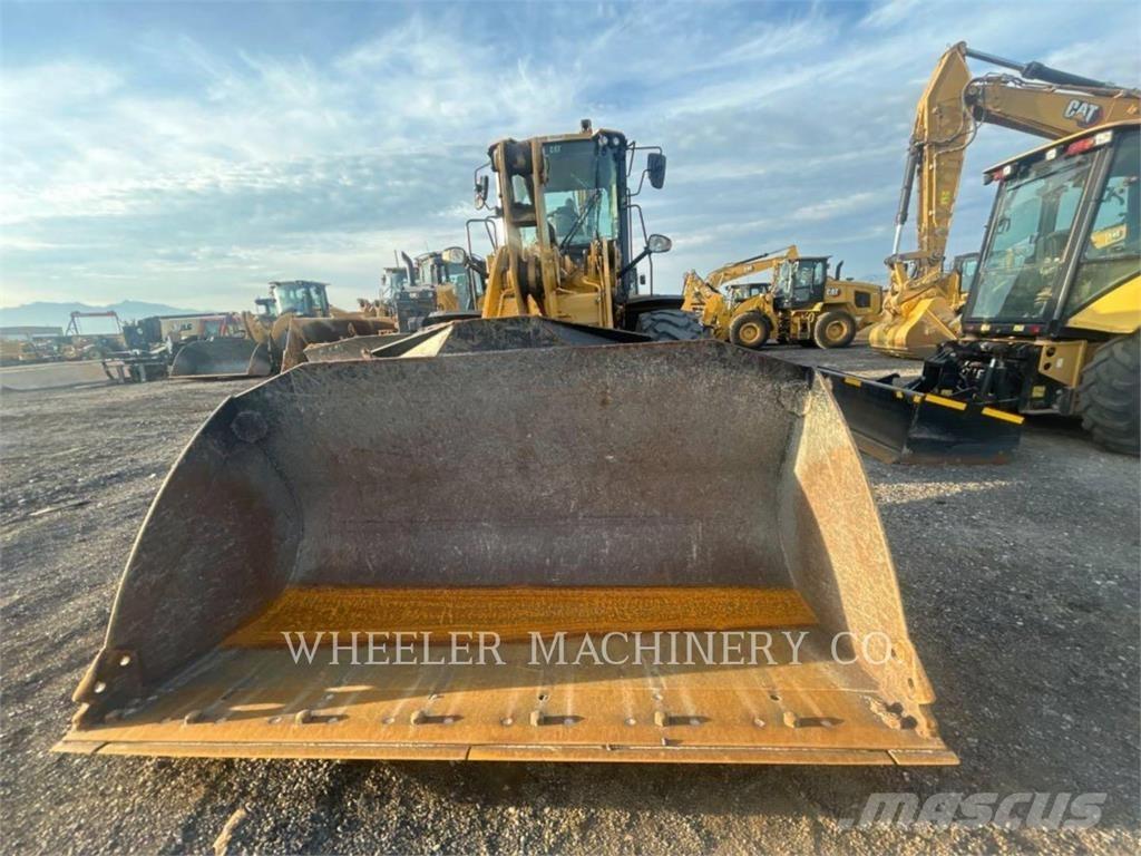 CAT 926M HL QC Kolesové nakladače