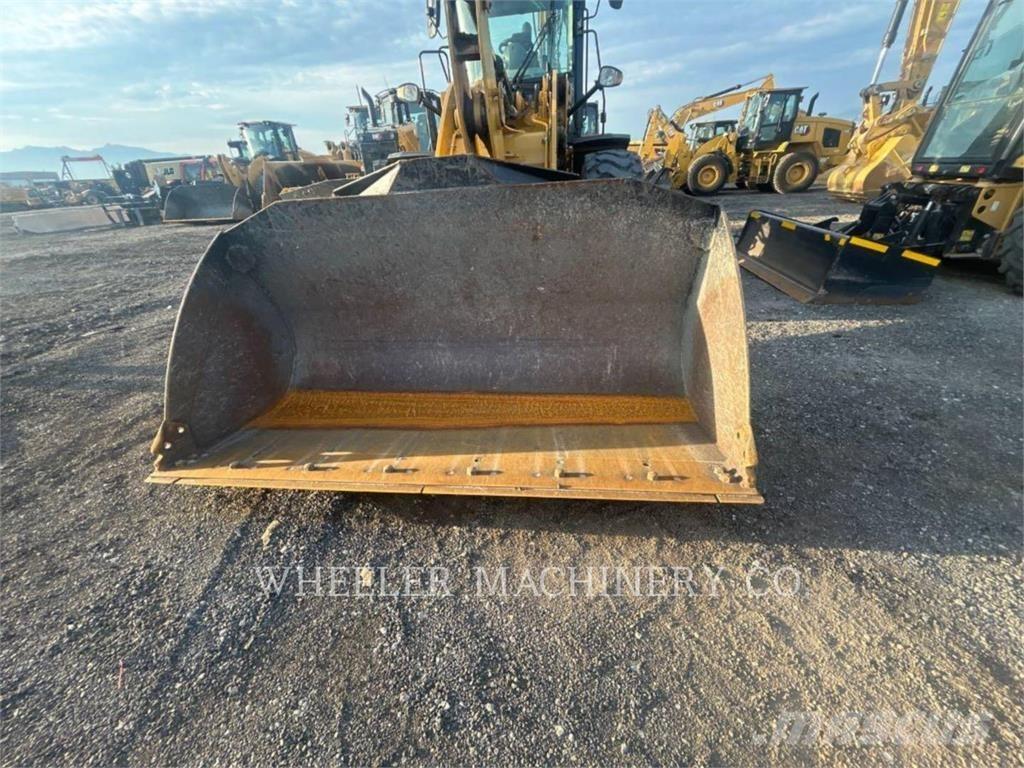 CAT 926M HL QC Kolesové nakladače