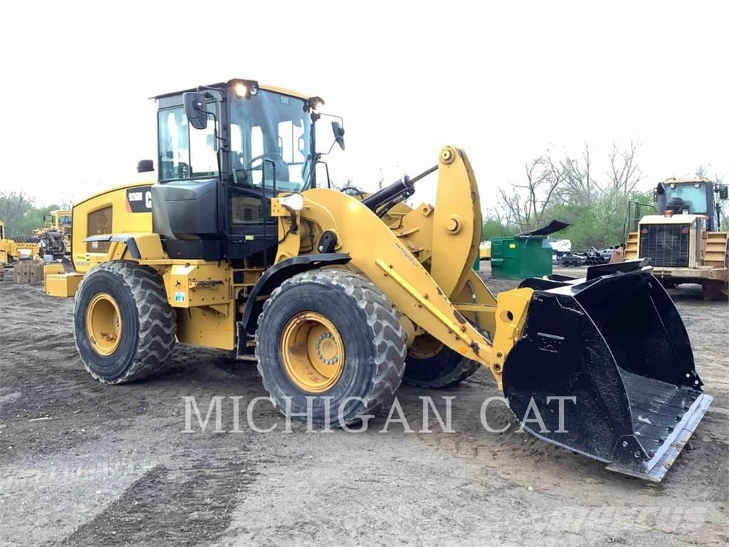 CAT 926M Q Kolesové nakladače