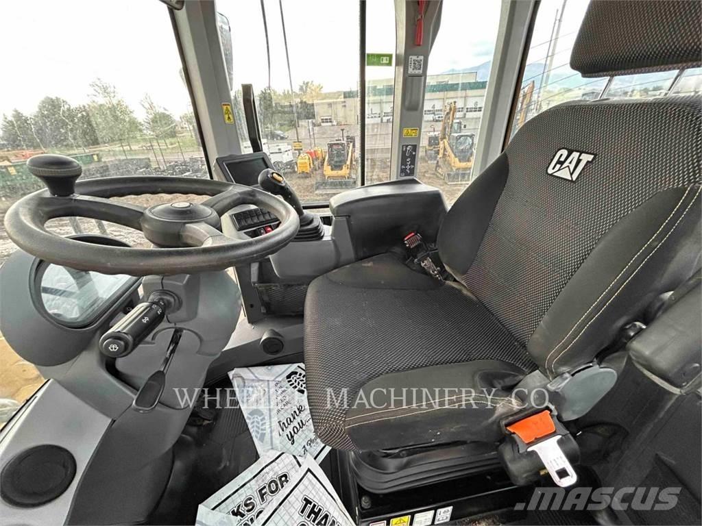 CAT 926M QC Kolesové nakladače