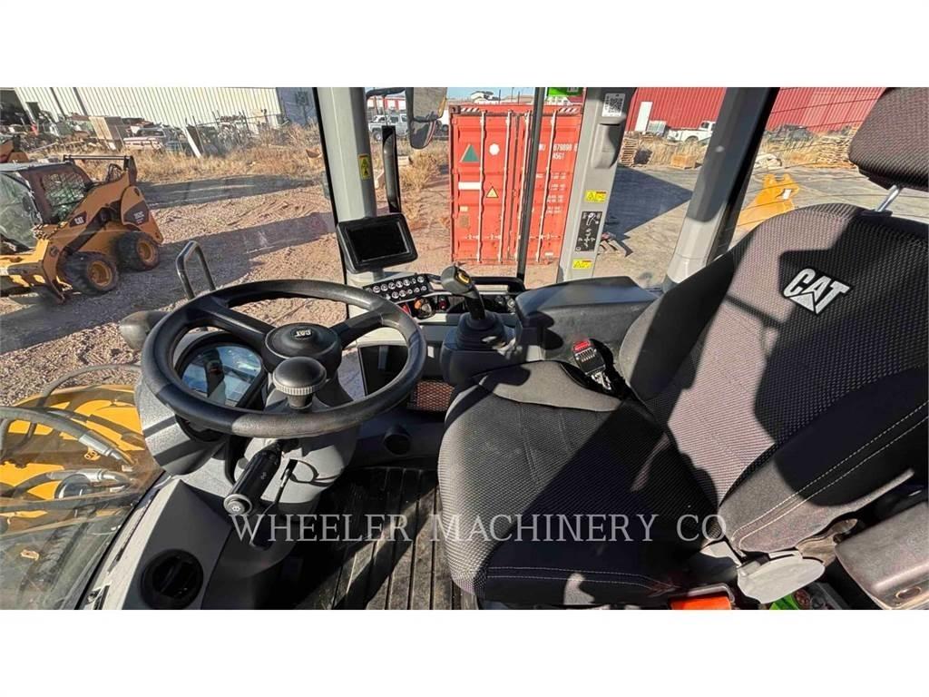 CAT 926M QC 3V Kolesové nakladače
