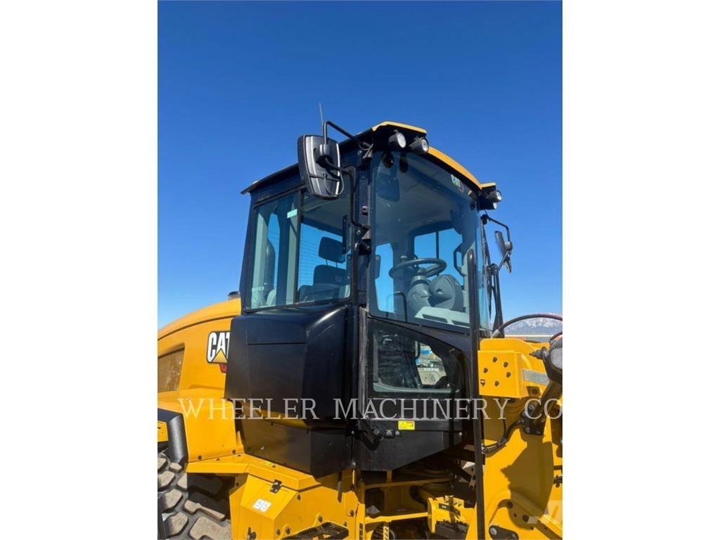 CAT 926M QC 3V Kolesové nakladače