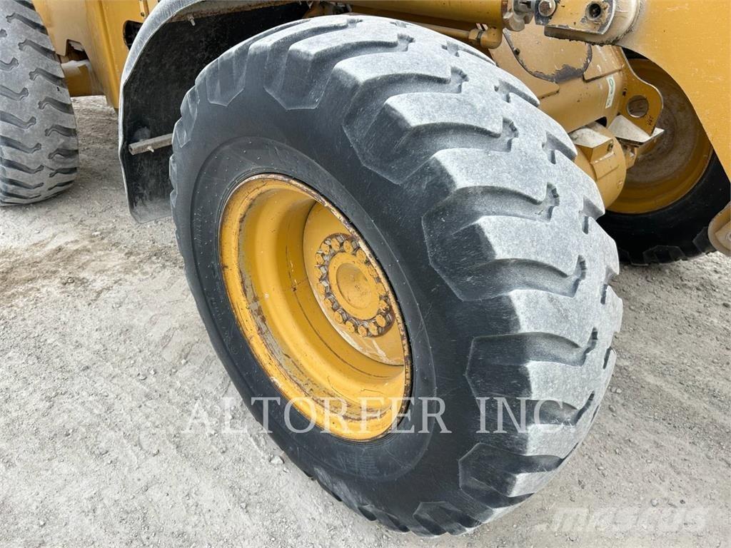 CAT 928G Kolesové nakladače