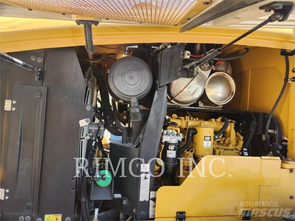 CAT 930 Kolesové nakladače
