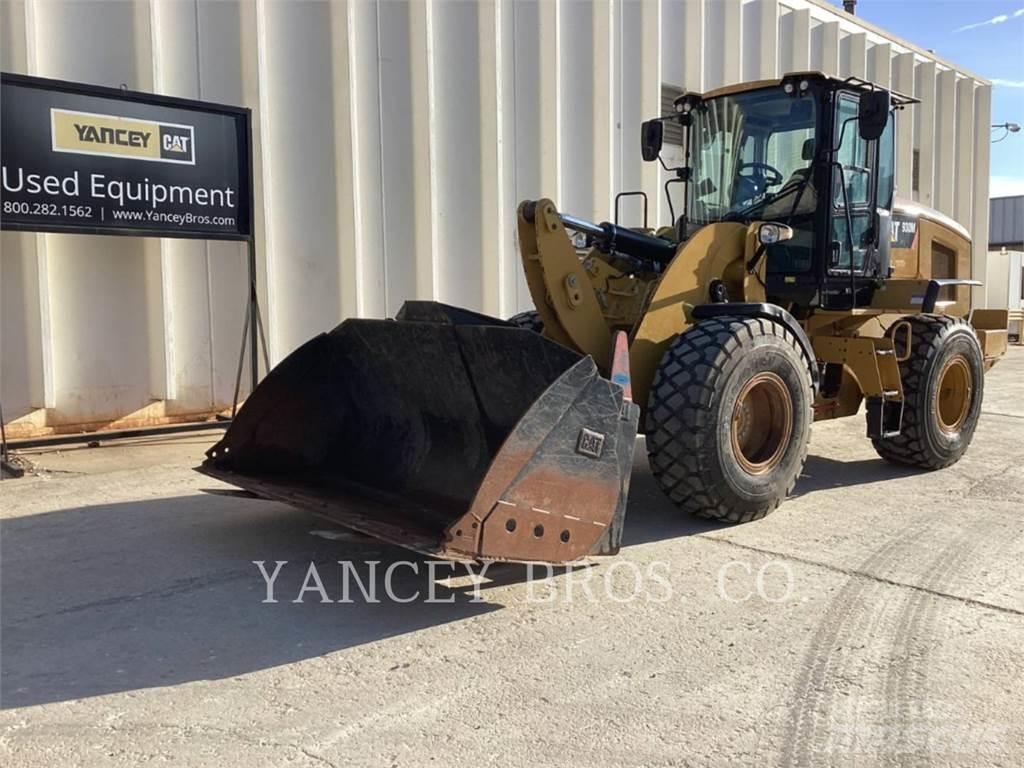 CAT 930M Kolesové nakladače