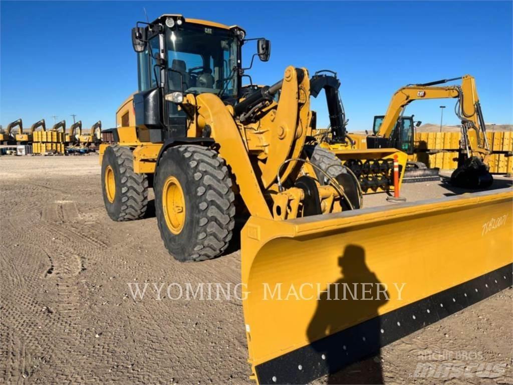CAT 930M Kolesové nakladače