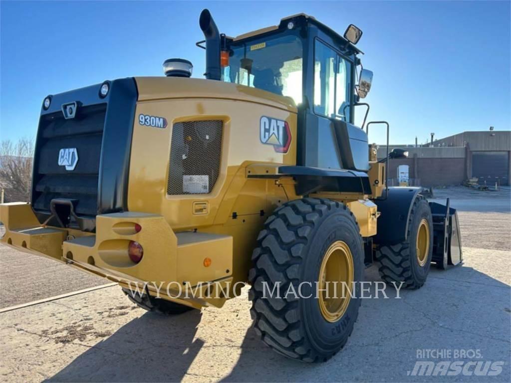 CAT 930M Kolesové nakladače