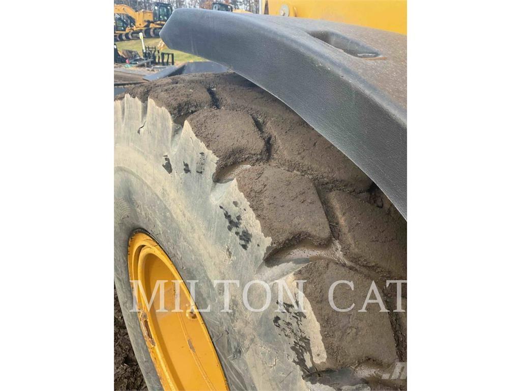 CAT 930M Kolesové nakladače