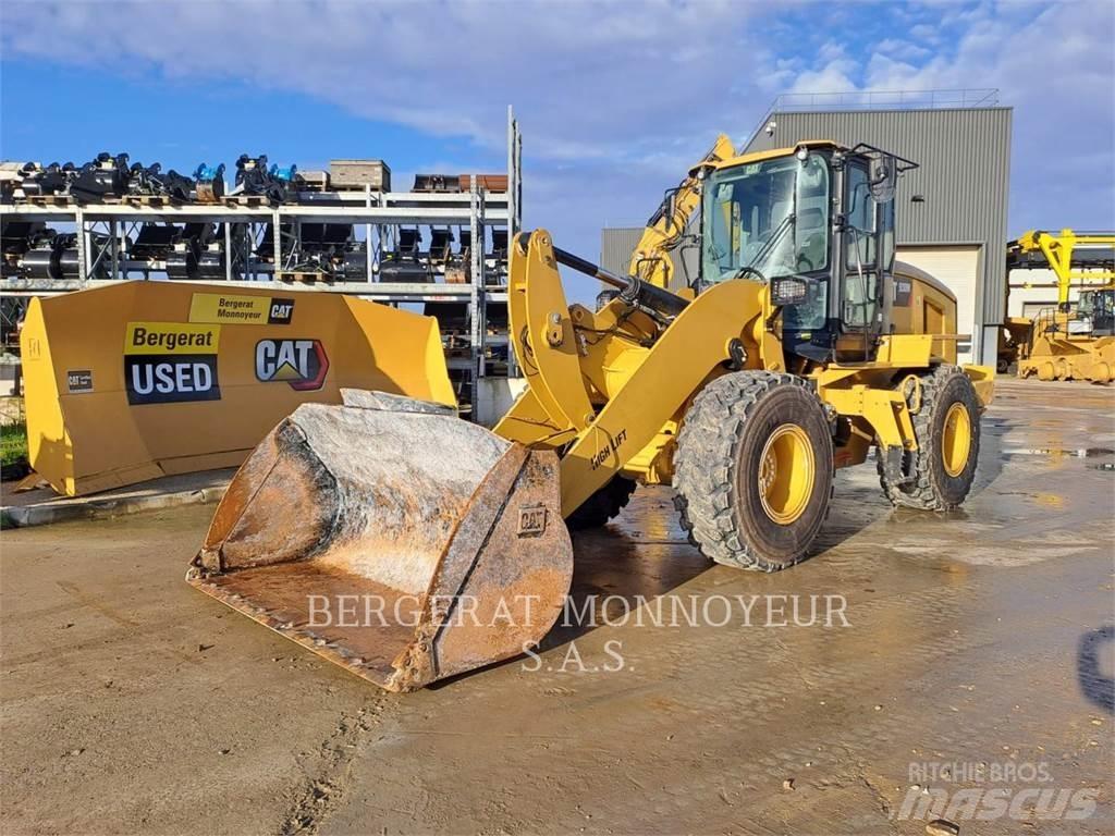CAT 930M Kolesové nakladače