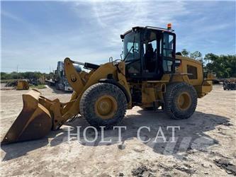 CAT 930M Kolesové nakladače