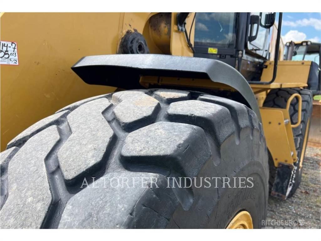 CAT 930M Kolesové nakladače