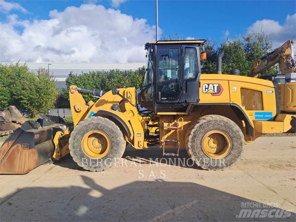 CAT 930M Kolesové nakladače