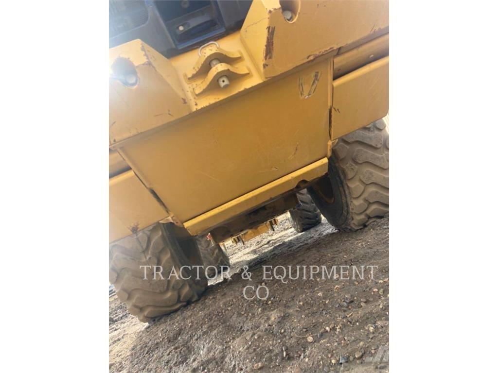CAT 930M Kolesové nakladače