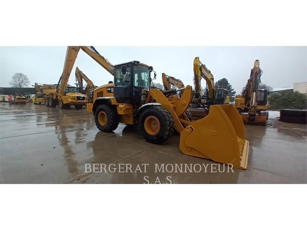 CAT 930M Kolesové nakladače