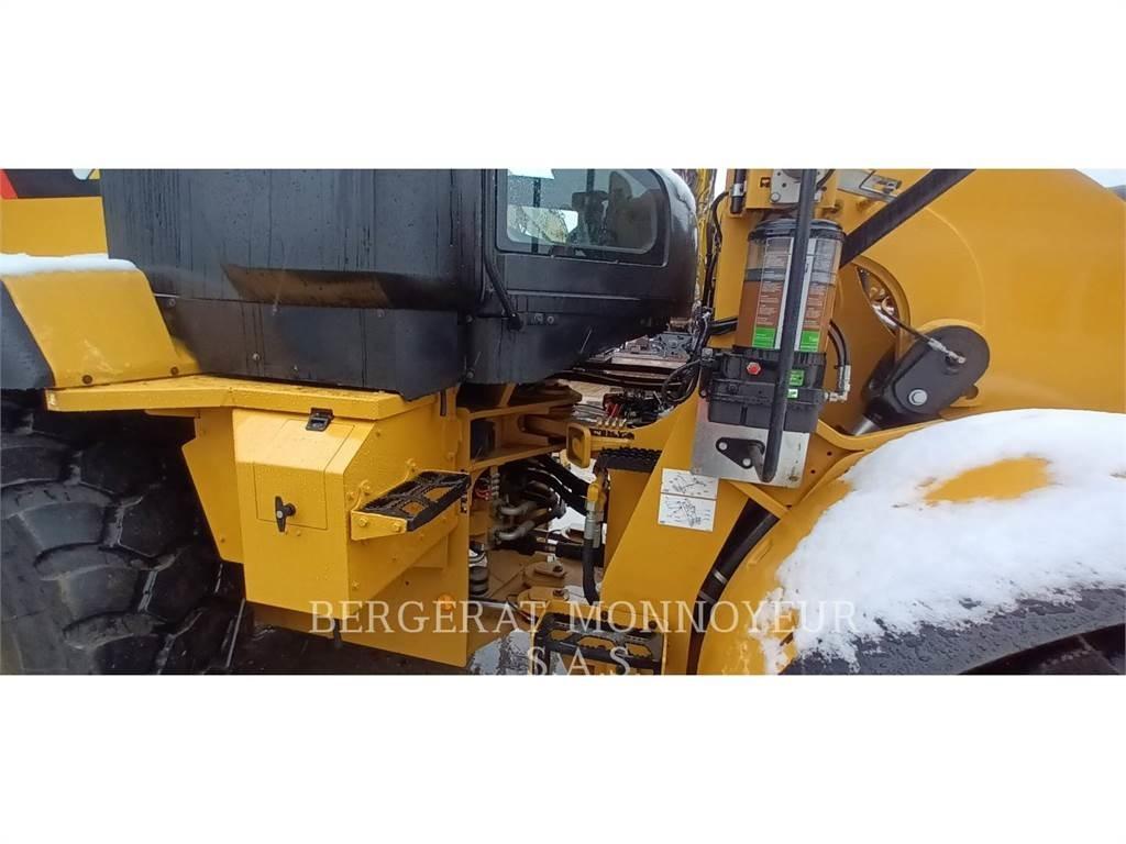 CAT 930M Kolesové nakladače