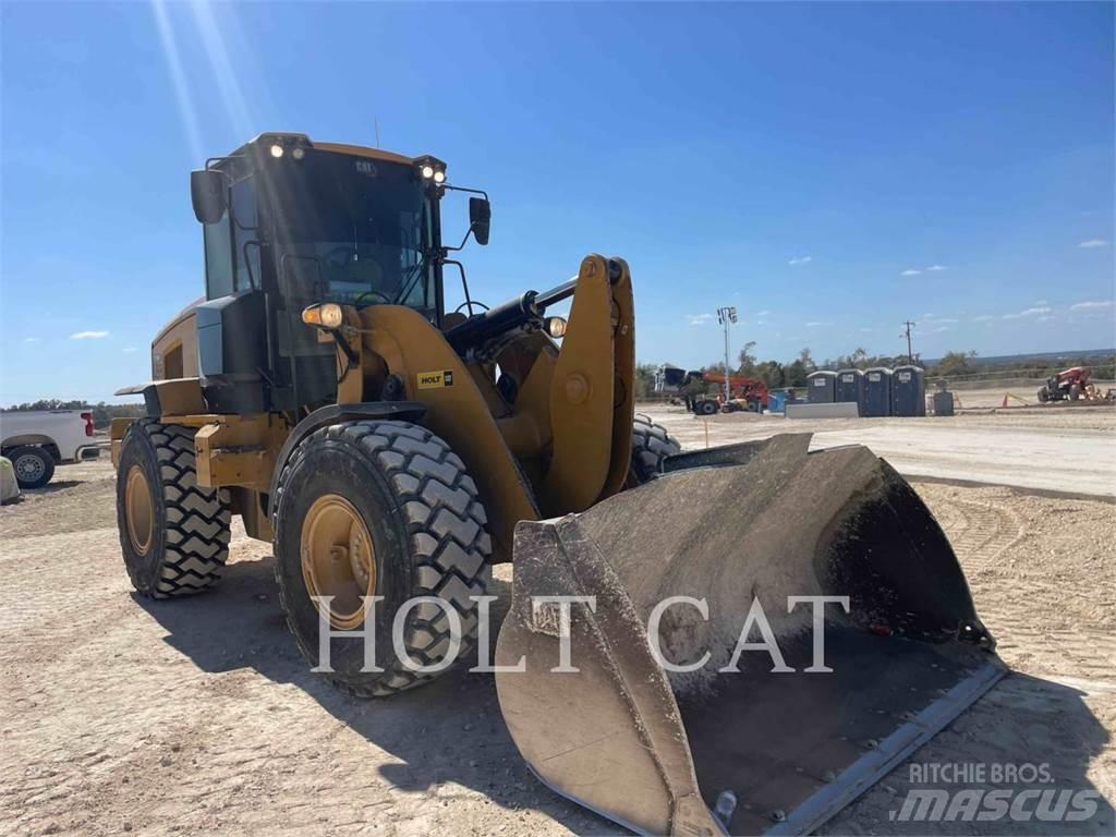 CAT 930M Kolesové nakladače